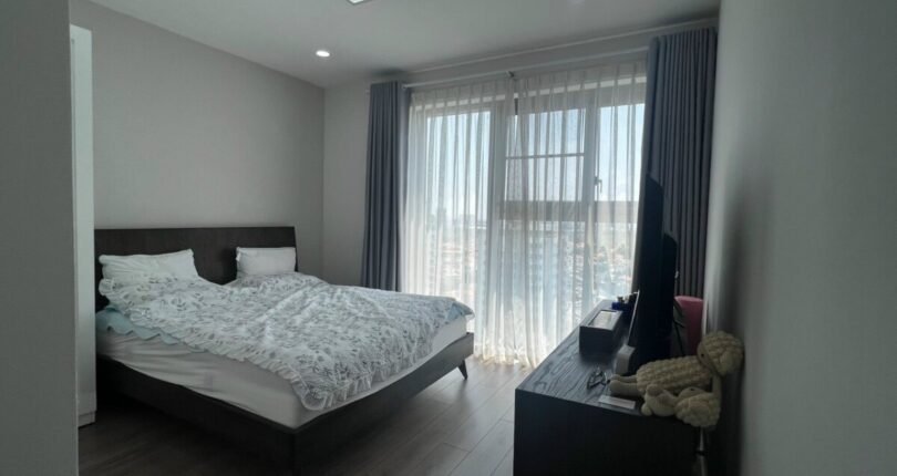 phong ngu day du noi that 1 810x430 - Giá mua bán căn hộ 3 phòng ngủ Block C căn 06 Chung cư Riverpark Premier Quận 7 T5/2024