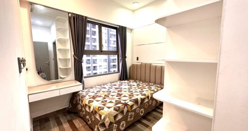 phong ngu lon 4 810x430 - Giá mua bán căn hộ 2 phòng ngủ Block B có sổ hồng Chung cư Saigon South Residences Nhà Bè T/2024