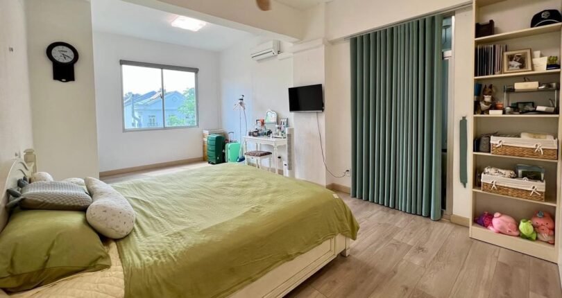 phong ngu lon trong can ho 810x430 - Giá mua bán căn hộ 2 phòng ngủ Block A Chung cư Park View Quận 7 T6/2024