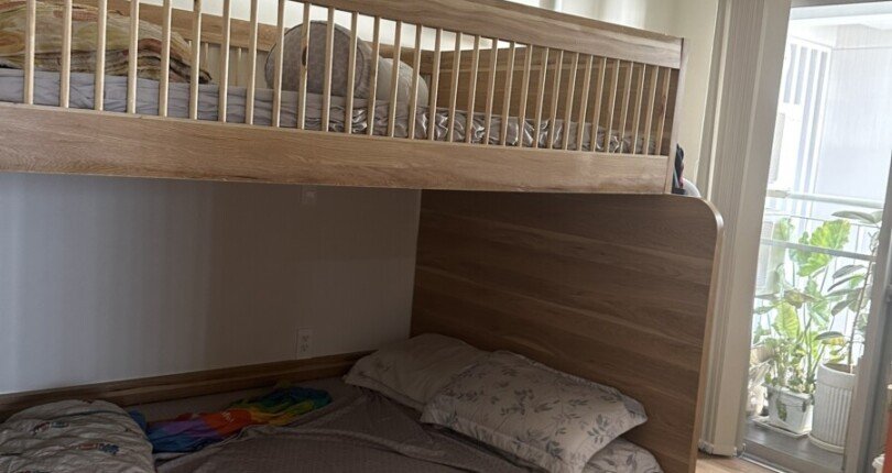 phong ngu nho can ho can ban 810x430 - Bán căn hộ chung cư Scenic Valley 1, 110m2, giá 6.5 tỷ, nhà đang trống xem nhà dễ.