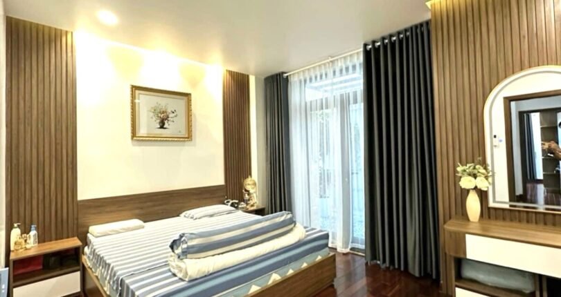 phong ngu rong rai day du trang bi noi that 810x430 - Giá mua bán nhà Biệt thự liền kề số 14 đường nội khu Mỹ Thái 1C Phú Mỹ Hưng Quận 7 T5/2024