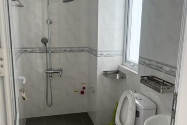 toilet-day-du-thiet-bi