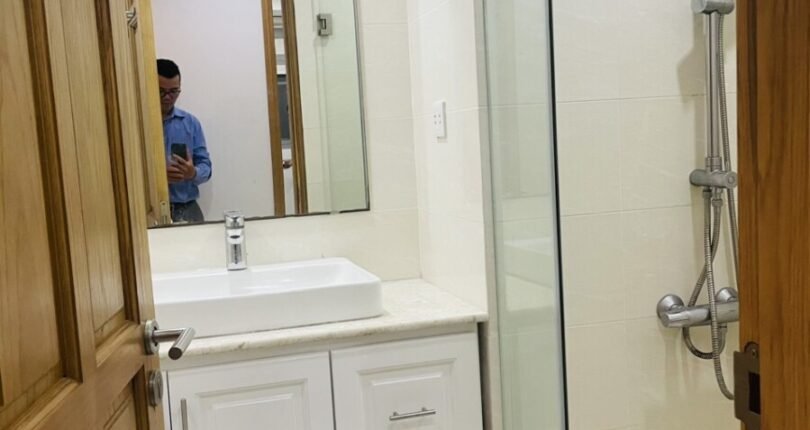 toilet dung phong khach 810x430 - Giá cho thuê căn hộ 2 phòng ngủ Block B Chung cư Green Valley Quận 7 T5/2024