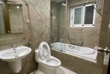 toilet-phong-master-co-bon-tam