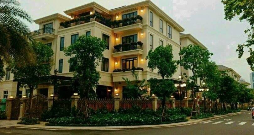 vi tri goc hai mat duong 810x430 - Giá mua bán nhà Biệt thự đơn lập Khu dân cư Vinhomes Ba Son Quận 1 T5/2024