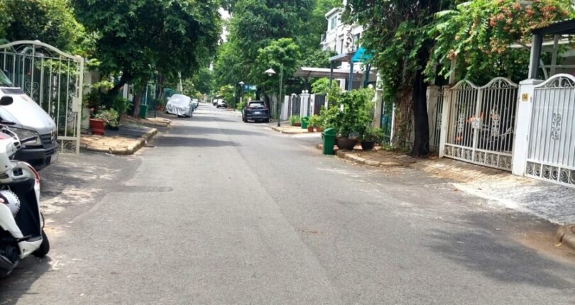 vi tri nha dat ban toa lac tren duong noi khu hung thai 2 quan 7 810x430 - Giá mua bán nhà Biệt thự nguyên căn Khu Hưng Thái 2 Quận 7 T6/2024