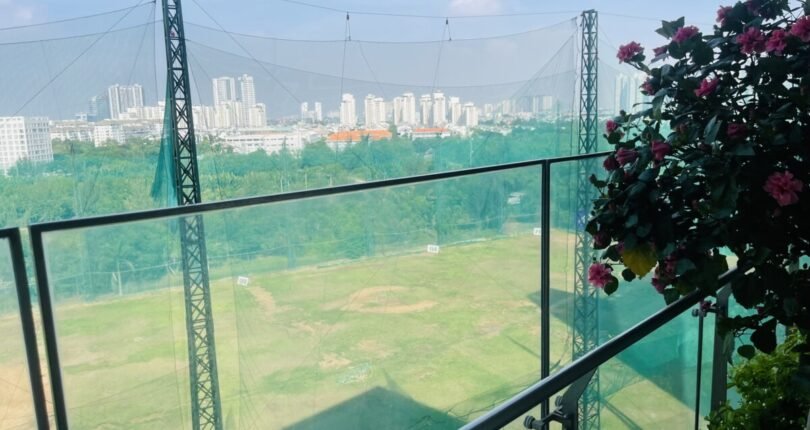 view ban cong can ho ban 1 810x430 - Giá mua bán căn hộ 3 phòng ngủ Block B Chung cư Green Valley Quận 7 T5/2024