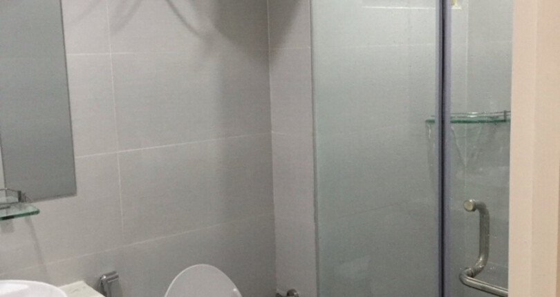 wc can ho ban 4 810x430 - Cần bán căn hộ chung cư Scenic Valley 1, diện tích 110m2, giá 6.3 tỷ, nhà đang có hợp đồng thuê ổn định.