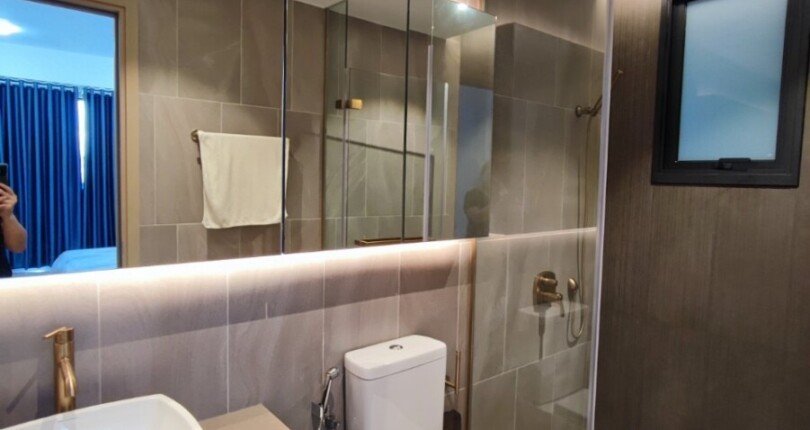 wc can ho cho thue 810x430 - Cho thuê căn hộ chung cư The Antonia, 86m2, giá 26tr/tháng, nội thất đầy đủ, xem nhà dễ.