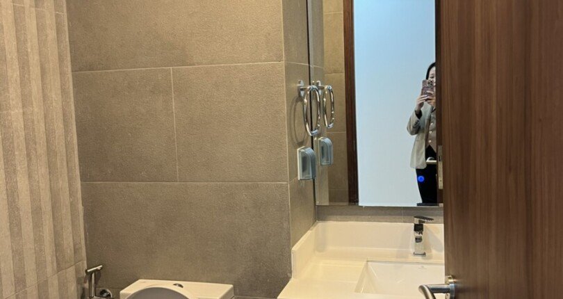 ban can ho midtown 4 810x430 - Bán Rẻ căn hộ Midtown Toàn M7. Giá chỉ 6.5 Tỷ cho căn 80m2-2 PN-2Wc- Tặng ô xe hầm. Nhà đẹp-view đẹp