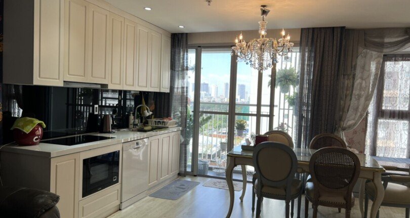 bep can ho cho thue 3 810x430 - Cho thuê căn hộ chung cư Scenic Valley 1, 01PN, giá 18tr/tháng, nhà đẹp, đủ nội thất.