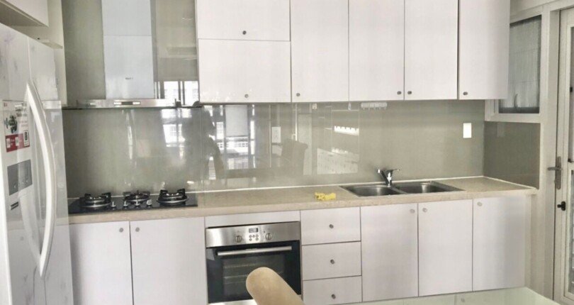 bep can ho cho thue 6 810x430 - Cho thuê căn hộ chung cư happy valley 03pn, giá 27tr/tháng, nội thất đầy đủ, lầu cao.