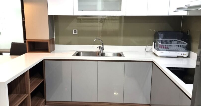 can canh bep rong rai 810x430 - Giá mua bán căn hộ 3 phòng ngủ số 04 Block C Chung cư Midtown m6 Quận 7 T6/2024