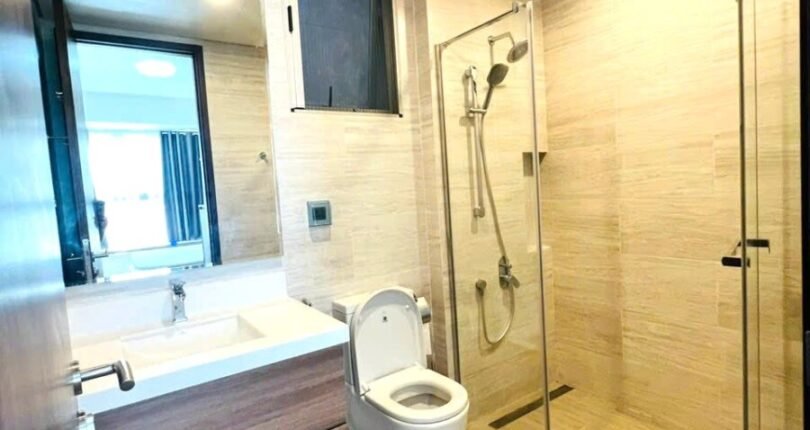 can ho co 2 toilet day du thiet bi nhu hinh 810x430 - Giá mua bán căn hộ 2 phòng ngủ số 06 Block D Chung cư Midtown m7 T6/2024
