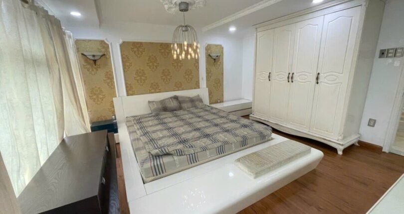 can ho co 5 phong ngu rong rai 810x430 - Giá mua bán căn hộ 5 phòng ngủ sân vườn Chung cư Phú Hoàng Anh Nhà Bè T7/2024