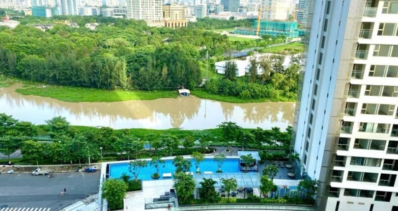 can ho truc dien ho boi the peak va song 810x430 - Giá mua bán căn hộ 3 phòng ngủ Chung cư The Peak m8 Quận 7 T6/2024