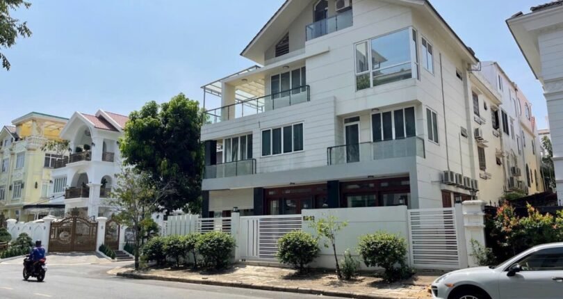 hinh anh cho thue nha biet thu nguyen can khu nam thien phu my hung quan 7 t6 2024 810x430 - Giá cho thuê nhà Biệt thự nguyên căn đường Phạm Thái Bường khu Nam Thiên 1 Quận 7 T6/2024