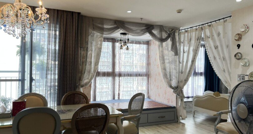 hinh anh phong khach can ho cho thue 1 810x430 - Cho thuê căn hộ chung cư Scenic Valley 1, 01PN, giá 18tr/tháng, nhà đẹp, đủ nội thất.