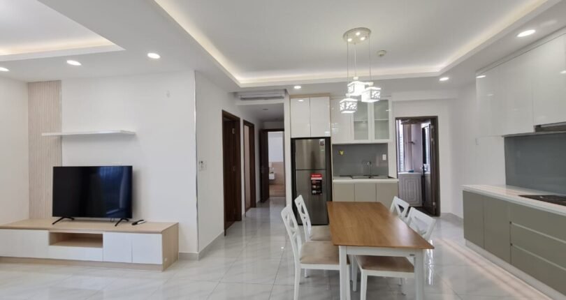hinh anh phong khach va phong an 810x430 - Giá cho thuê căn hộ 3 phòng ngủ Block G Chung cư Saigon South Residences Nhà Bè T6/2024
