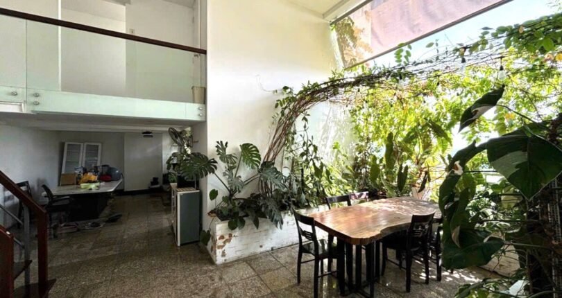khong gian ban tra 810x430 - Giá mua bán căn hộ Lofthouse có sân vườn Khu dân cư Phú Hoàng Anh Nhà Bè T6/2024