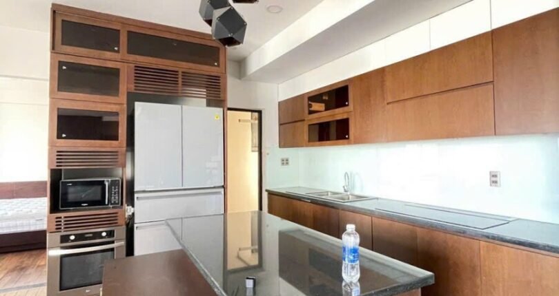 khong gian bep 2 810x430 - Giá mua bán Penthouse 4 phòng ngủ Chung cư Cảnh Viên 2 Quận 7 T6/2024