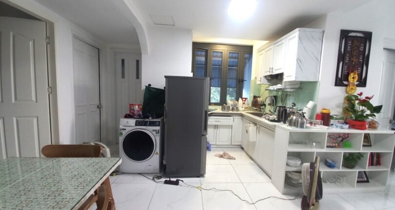 khong gian bep rong rai 9 810x430 - Giá mua bán căn hộ 3 phòng ngủ Chung cư Mỹ Phước Quận 7 T6/2024
