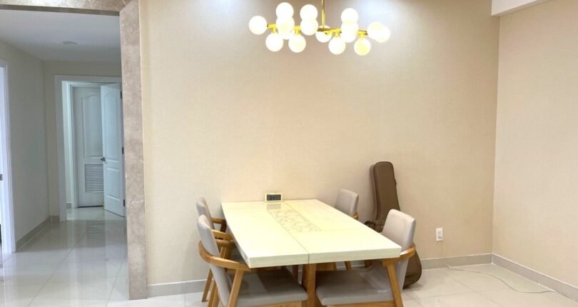 khong gian phong an rong rai 1 810x430 - Giá mua bán căn hộ 3 phòng ngủ số 02 Block B Chung cư Riverpark Residence Quận 7 T6/2024