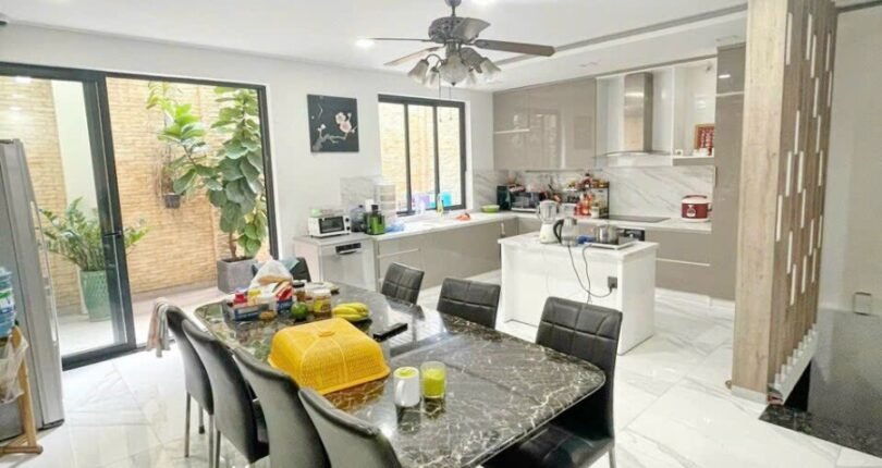 khong gian phong an rong rai 810x430 - Giá mua bán nhà Biệt thự nguyên căn số 28 Đường số 32 Khu dân cư An Phú Hưng Quận 7 T6/2024