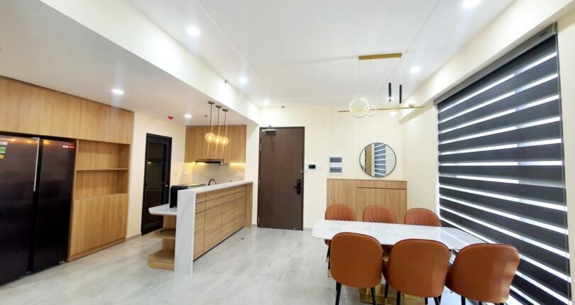 khong gian phong an va bep 810x430 - Giá mua bán căn hộ 3 phòng ngủ số 03 Block B Chung cư Cardinal Court Quận 7 T6/2024