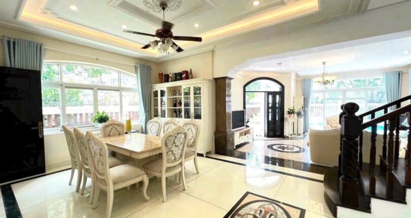 khong gian phong khach tang tret 1 810x430 - Giá mua bán nhà Biệt thự có hồ bơi căn A38 Khu Nam Thông 2 Quận 7 T6/2024