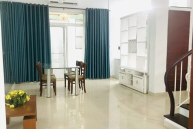 khong-gian-phong-khach-tang-tret