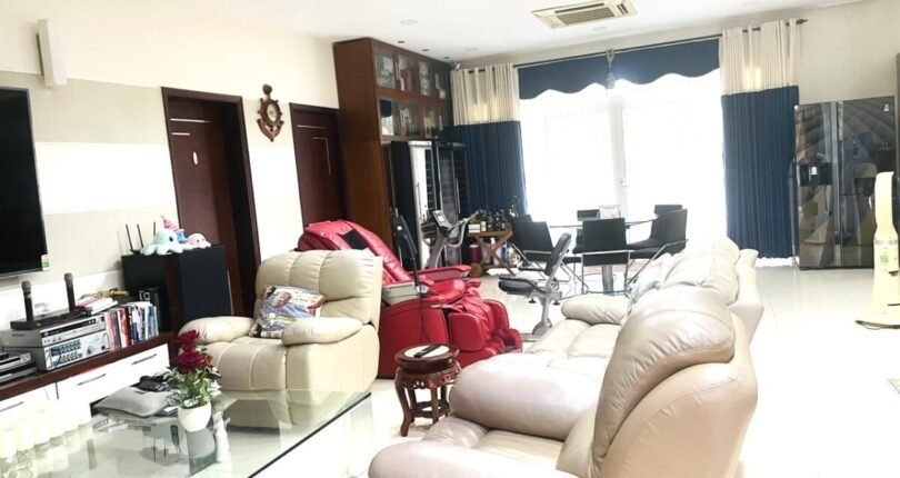 khong gian phong khach tang tret 810x430 - Giá mua bán nhà Biệt thự đường Nguyễn Đổng Chi Khu phố Hưng Thái 2 Quận 7 T6/2024