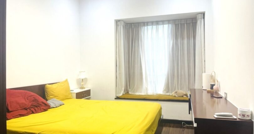 khong gian phong ngu rong rai 810x430 - Giá mua bán căn hộ 2 phòng ngủ Block 3 Chung cư Phú Mỹ Hoàng Quốc Việt Quận 7 T7/2024