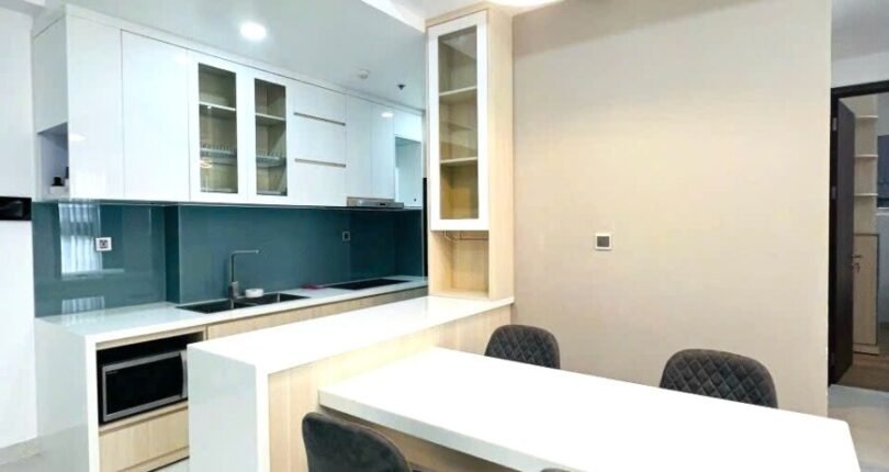 khong gian phong va bep 810x430 - Giá mua bán căn hộ 2 phòng ngủ số 06 Block D Chung cư Midtown m7 T6/2024