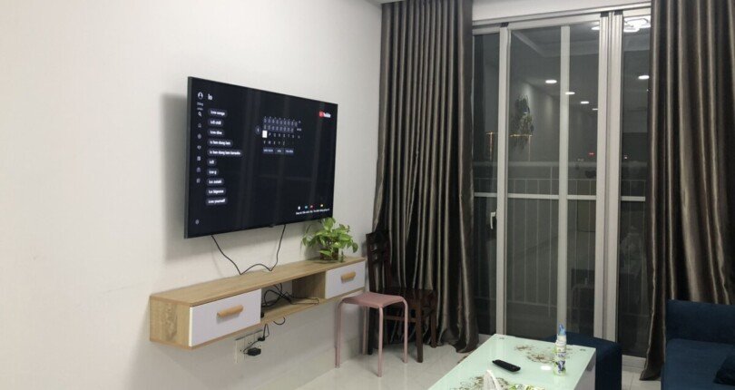 phong khach can ho ban 21 810x430 - Bán căn hộ chung cư Scenic Valley 1, 03pn, 110M2, giá 6.2 tỷ, nội thất căn hộ đầy đủ, xem nhà dễ.