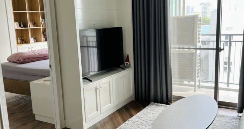 phong khach can ho ban 30 810x430 - Bán căn hộ 02PN, chung cư Saigon South, giá 3.8 tỷ, nhà đẹp, nội thất căn hộ đầy đủ.