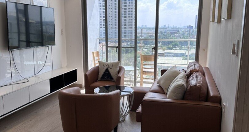 phong khach can ho ban 32 810x430 - Bán căn hộ chung cư Hưng Phúc 1, 78m2, 02pn, giá 4.6 tỷ, nội thất đầy đủ, xem nhà dễ.