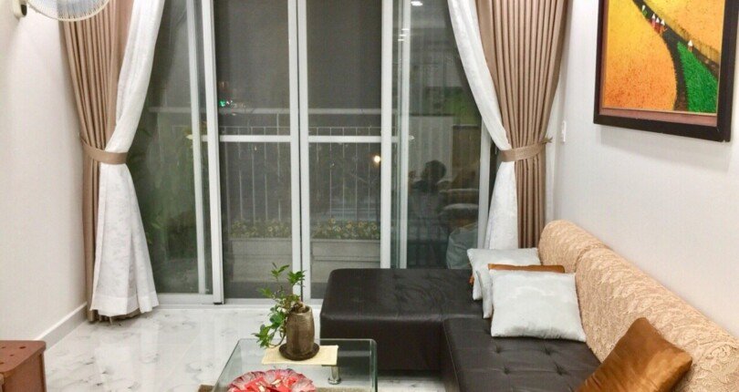 phong khach can ho ban 34 810x430 - Bán căn hộ 89m2, 02pn, chung cư Scenic Valley , tầng trung, giá 5 tỷ, đầy đủ nội thất.