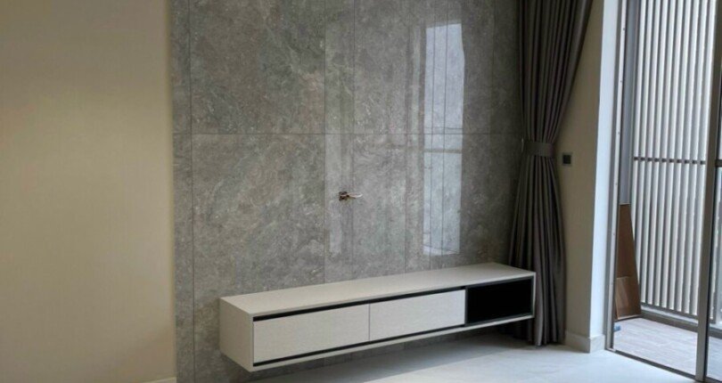 phong khach can ho ban 37 810x430 - Bán căn hộ chung cư Midtown The Signature, 81m2, giá 6.5 tỷ, nhà có hợp đồng thuê ổn định.