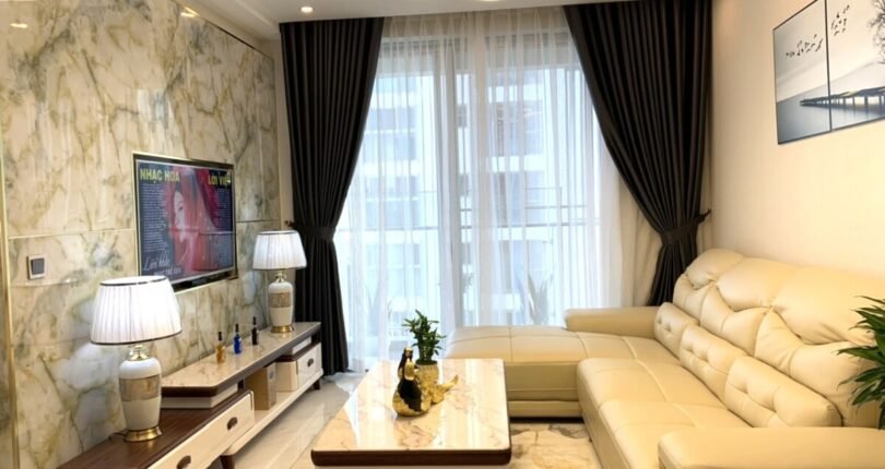 phong khach can ho ban 6 810x430 - Giá mua bán căn hộ 2 phòng ngủ số 06 Block B Chung cư Midtown m6 Quận 7 T6/2024