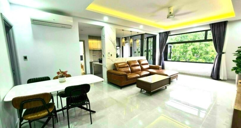 phong khach can ho ban 9 810x430 - Giá mua bán căn hộ 3 phòng ngủ Chung cư The Panorama Quận 7 T6/2024