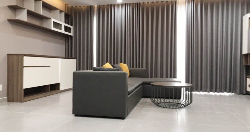 phong khach can ho cho thue 2 810x430 - Bán căn hộ 03pn, chung cư Scenic Valley 1, giá 6.8 tỷ, đầy đủ nội thất, nhà có hợp đồng thuê.