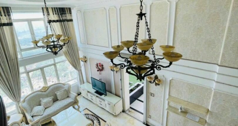 phong khach sang trong 810x430 - Giá mua bán căn hộ 5 phòng ngủ sân vườn Chung cư Phú Hoàng Anh Nhà Bè T7/2024
