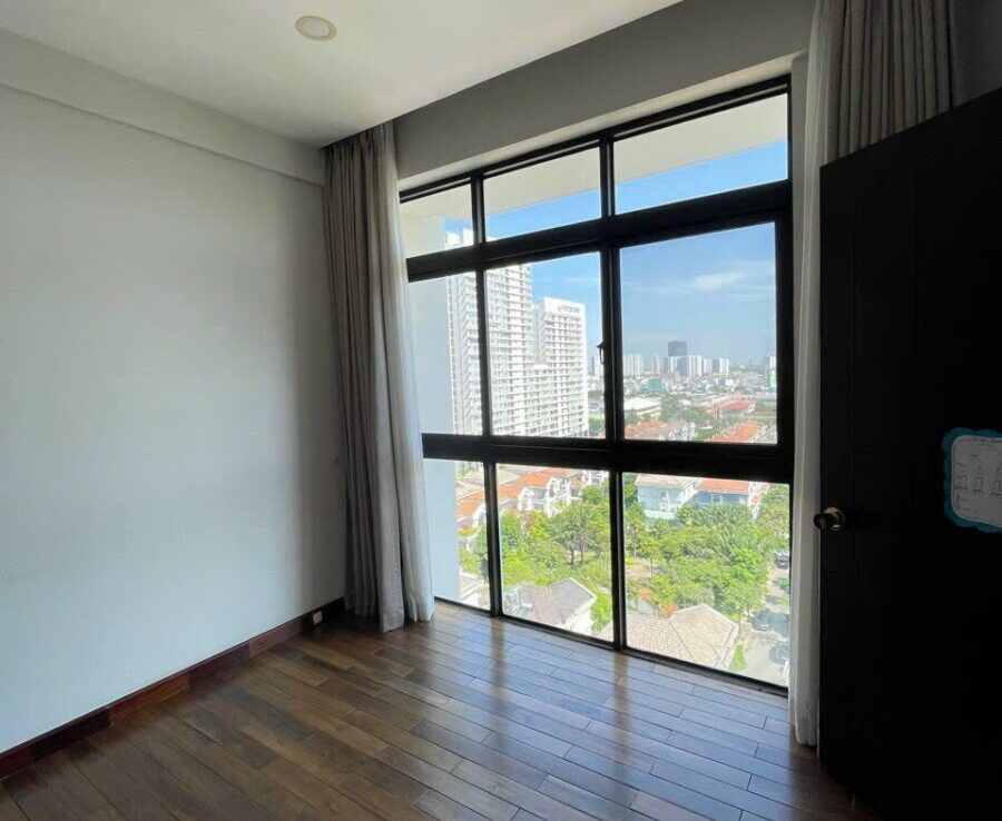 phong ngu co cua so rong rai 900x738 - Giá mua bán Penthouse 4 phòng ngủ Chung cư Cảnh Viên 2 Quận 7 T6/2024