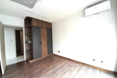 phong-ngu-co-may-lanh-va-tu-quan-ao