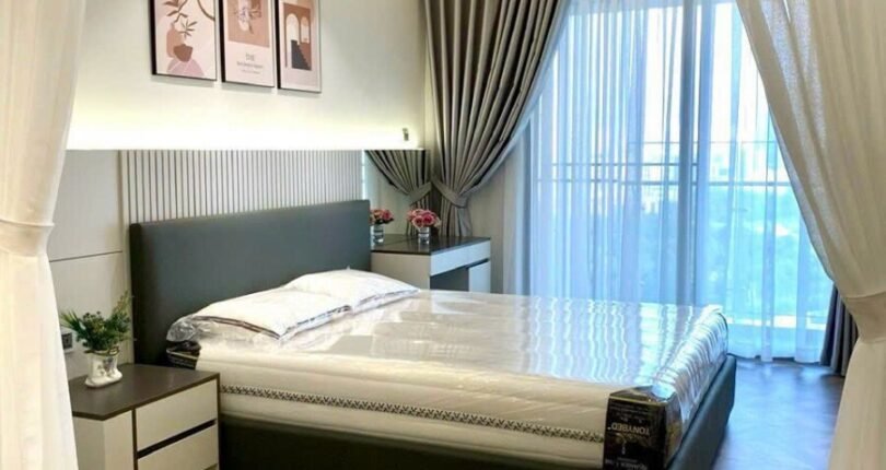 phong ngu master 1 810x430 - Giá mua bán căn hộ 3 phòng ngủ Chung cư The Peak m8 Quận 7 T6/2024