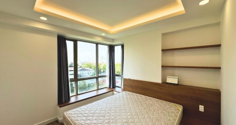phong ngu master 2 810x430 - Giá mua bán căn hộ 3 phòng ngủ số 03 Block B Chung cư Hưng Phúc Happy Residence Quận 7 T6/2024