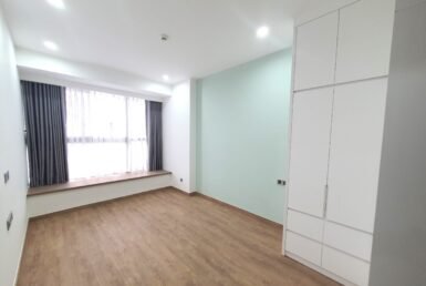 phong-ngu-master-rong-co-cua-so-lon