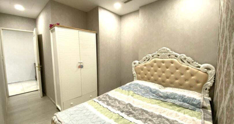 phong ngu nho can ho ban 4 810x430 - Giá mua bán căn hộ 2 phòng ngủ Tháp Aqua 4 Chung cư Vihomes Golden River Quận 1 T7/2024