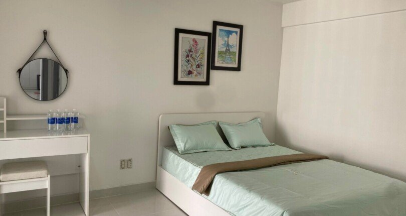 phong ngu nho can ho can ban 2 810x430 - Bán căn hộ chung cư Happy Valley , 80m2, giá 5.4 tỷ, nội thất đầy đủ, nhà đang trống xem nhà dễ.